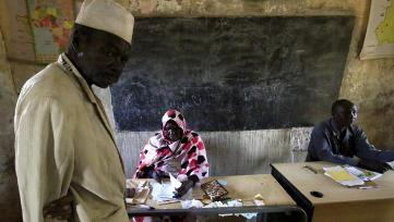 Sudan Bất ổn tái diễn bất chấp đang diễn ra bầu cử